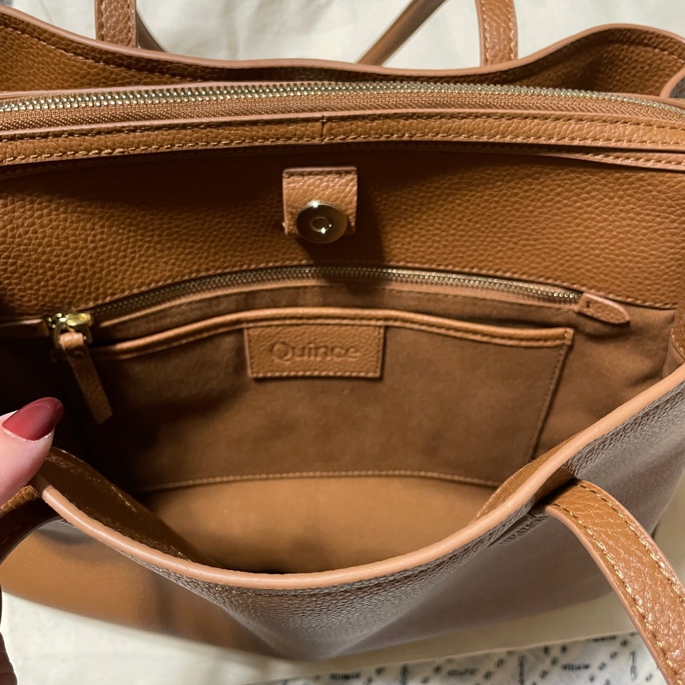 Quince Pebbled Leather Shoulder Tote Bag - Picture 7 of 9